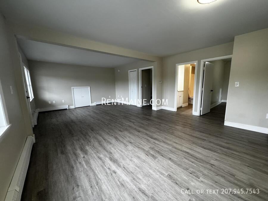 114 Riverside Dr #6 - Photo 4 of 11