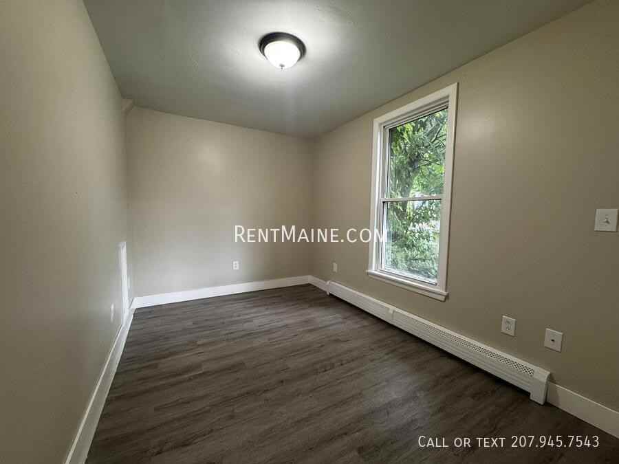 114 Riverside Dr #6 - Photo 5 of 11