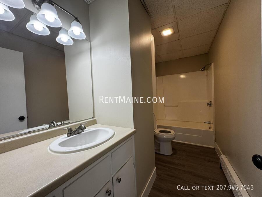 114 Riverside Dr #6 - Photo 7 of 11