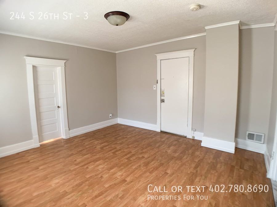 244 S 26th St #3 - Photo 3 of 19