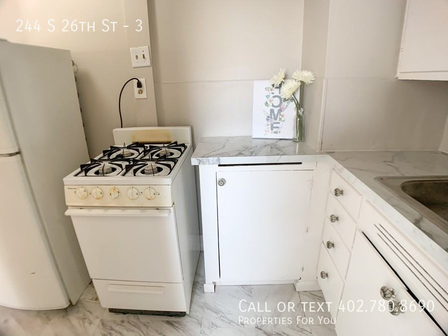 244 S 26th St #3 - Photo 7 of 19
