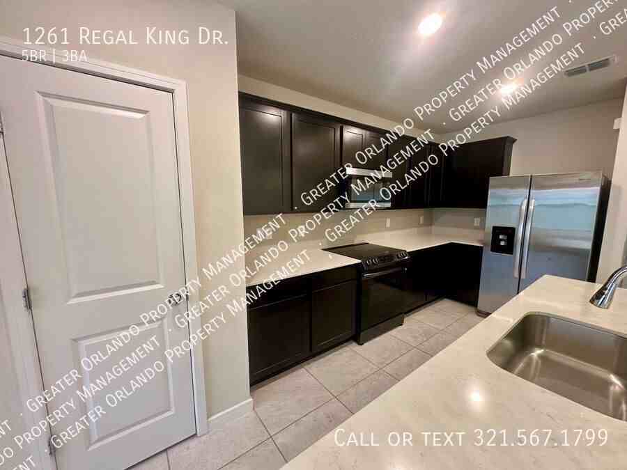 1261 Regal King Dr - Photo 5 of 26