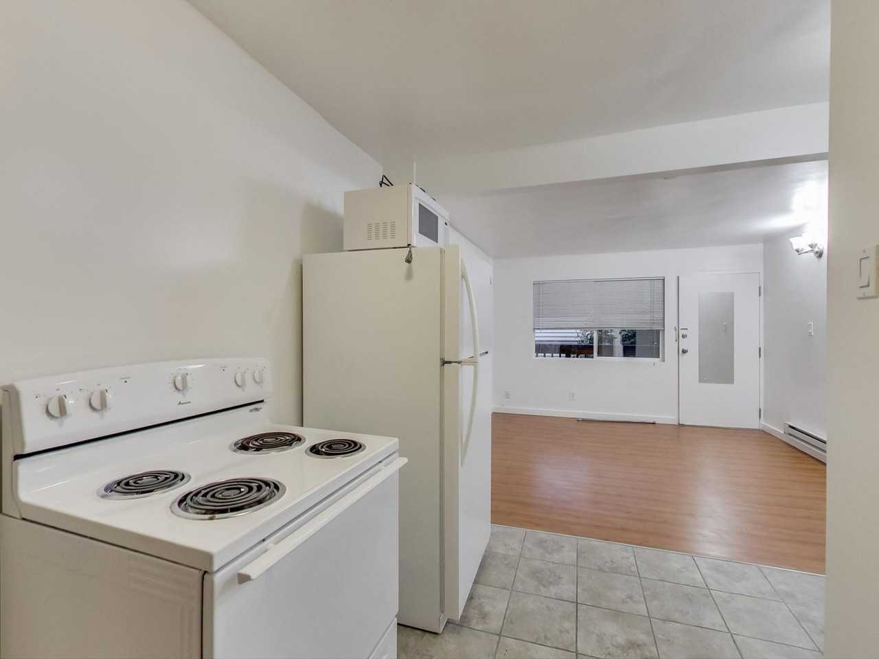 461 24th St - Photo 4 of 13