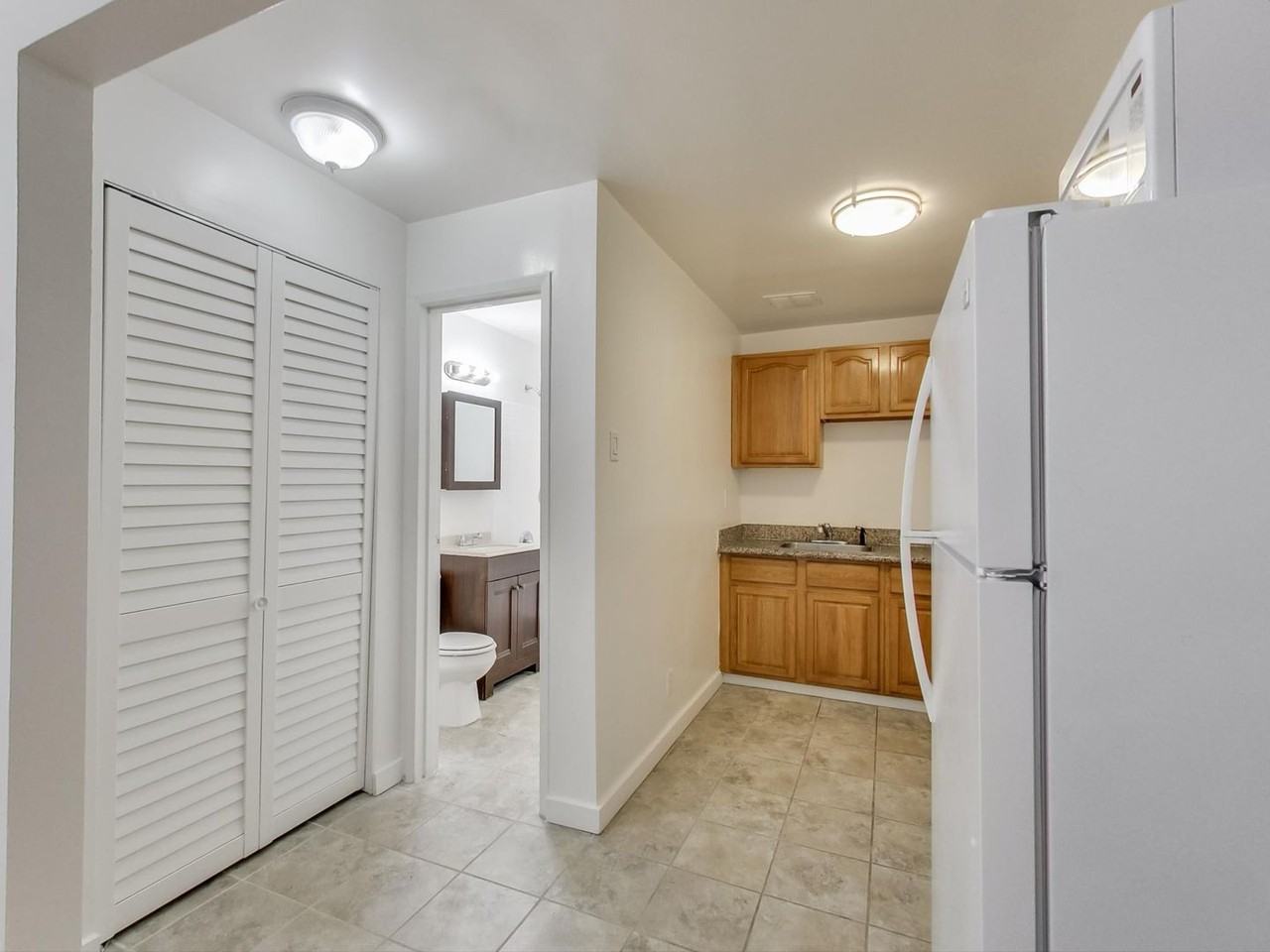 461 24th St - Photo 5 of 13