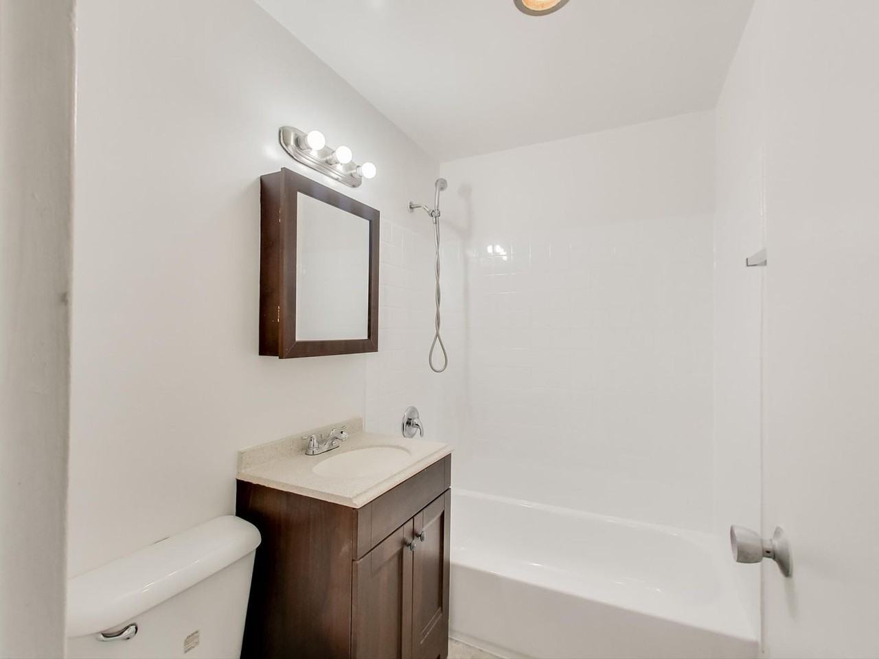 461 24th St - Photo 6 of 13