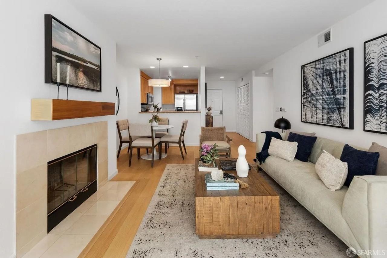 1880 Steiner St #208 - Photo 4 of 20