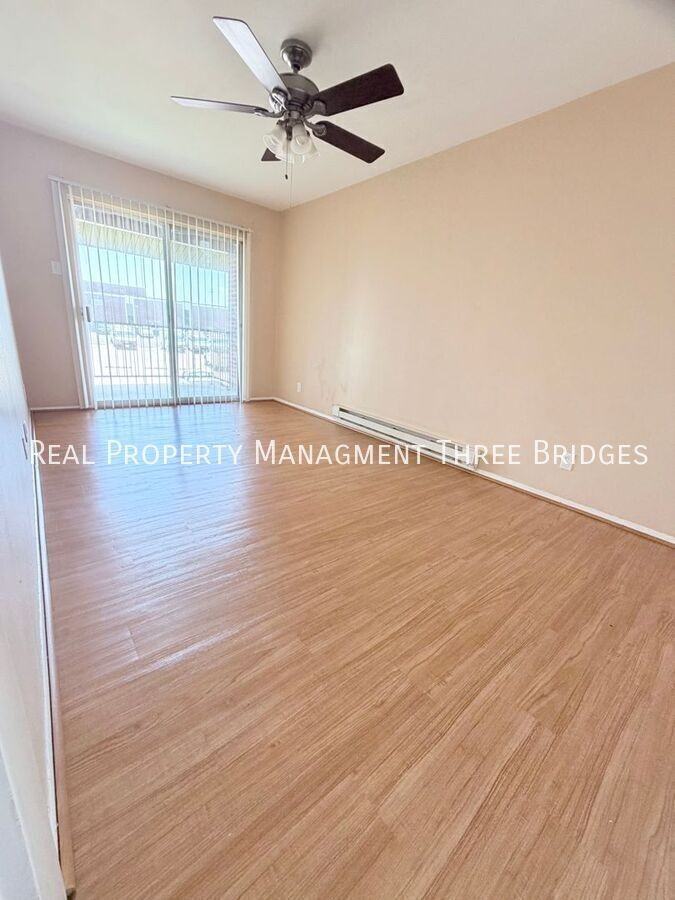 7431 Hazelcrest Dr Apt G - Photo 2 of 7