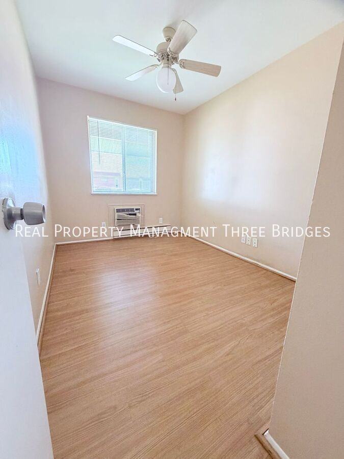 7431 Hazelcrest Dr Apt G - Photo 4 of 7