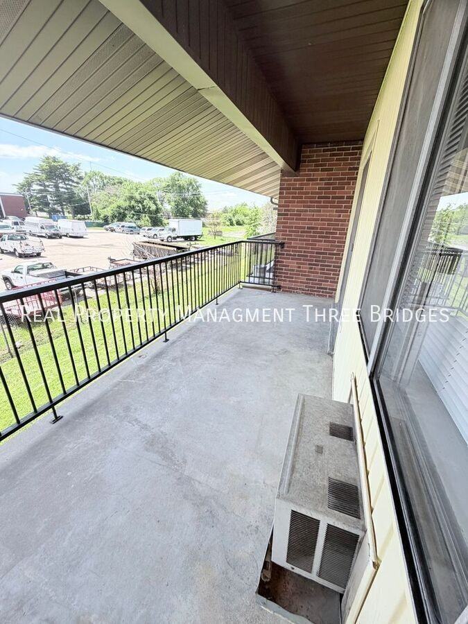 7431 Hazelcrest Dr Apt G - Photo 5 of 7