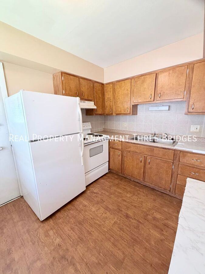 7431 Hazelcrest Dr Apt G - Photo 6 of 7