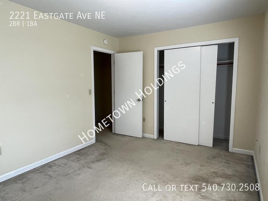 2221 Eastgate Ave Ne - Photo 5 of 8