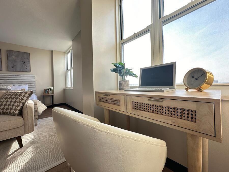 489 W State St #909 - Photo 3 of 10