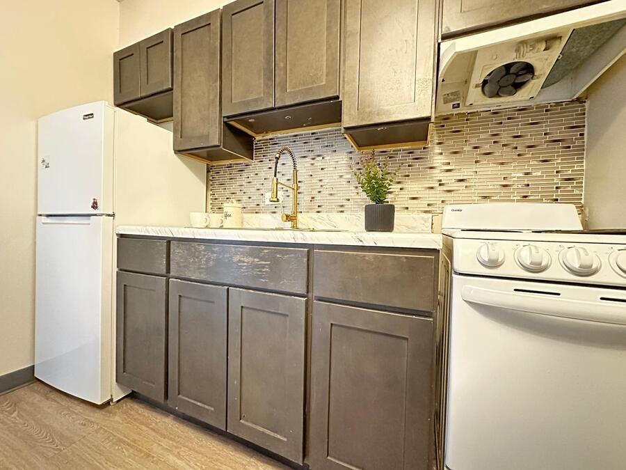 489 W State St #909 - Photo 6 of 10