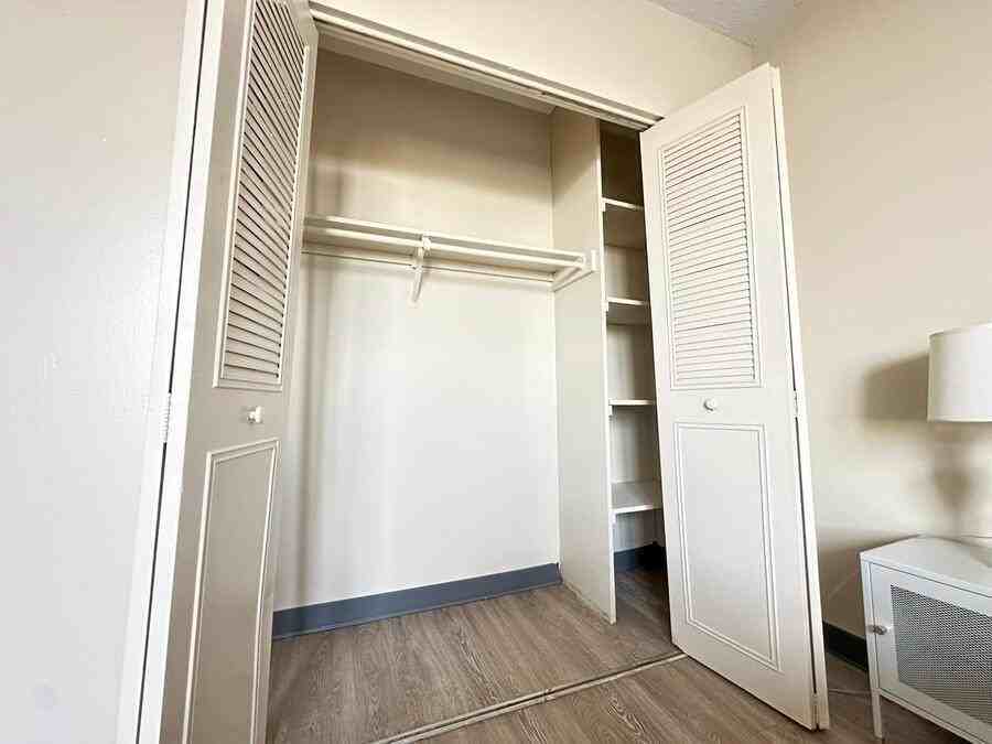 489 W State St #909 - Photo 7 of 10