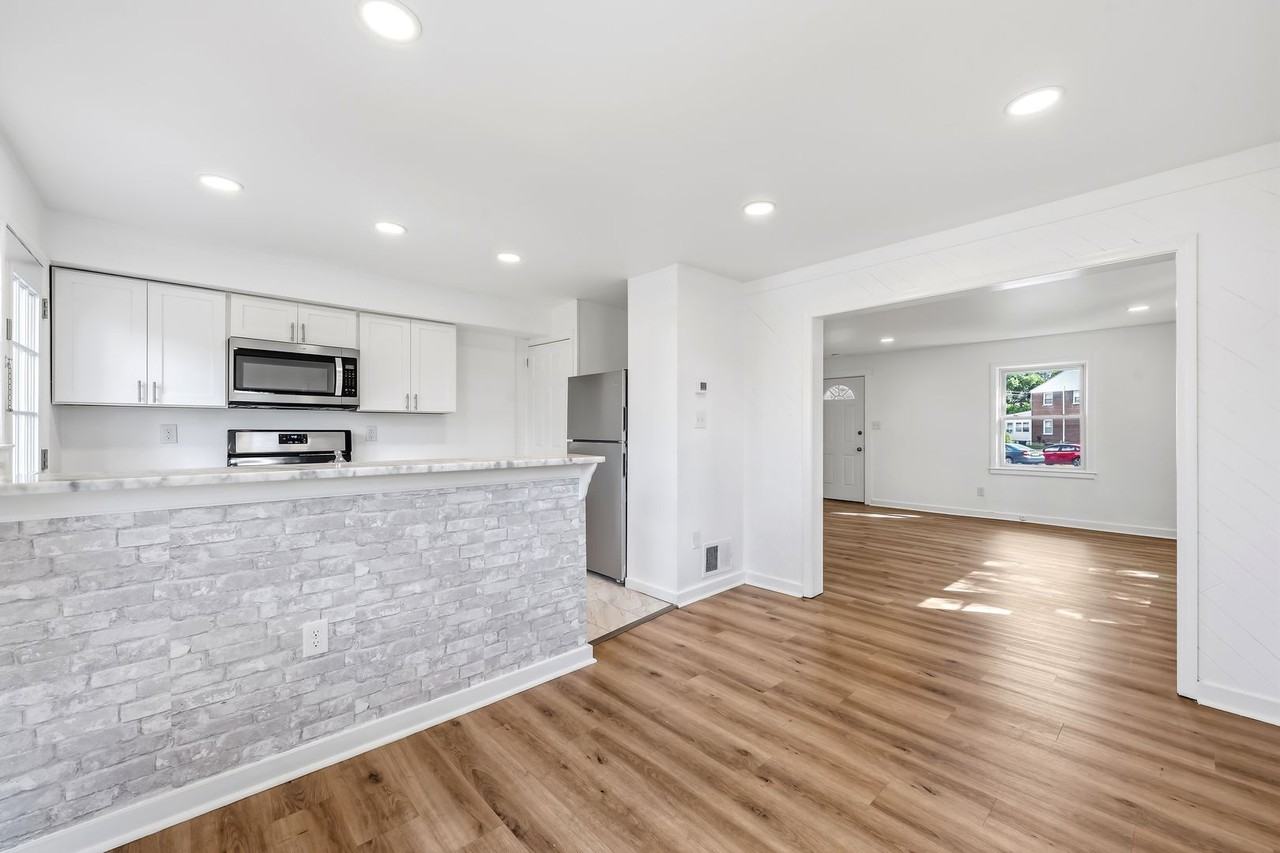 519 Vine St - Photo 5 of 32