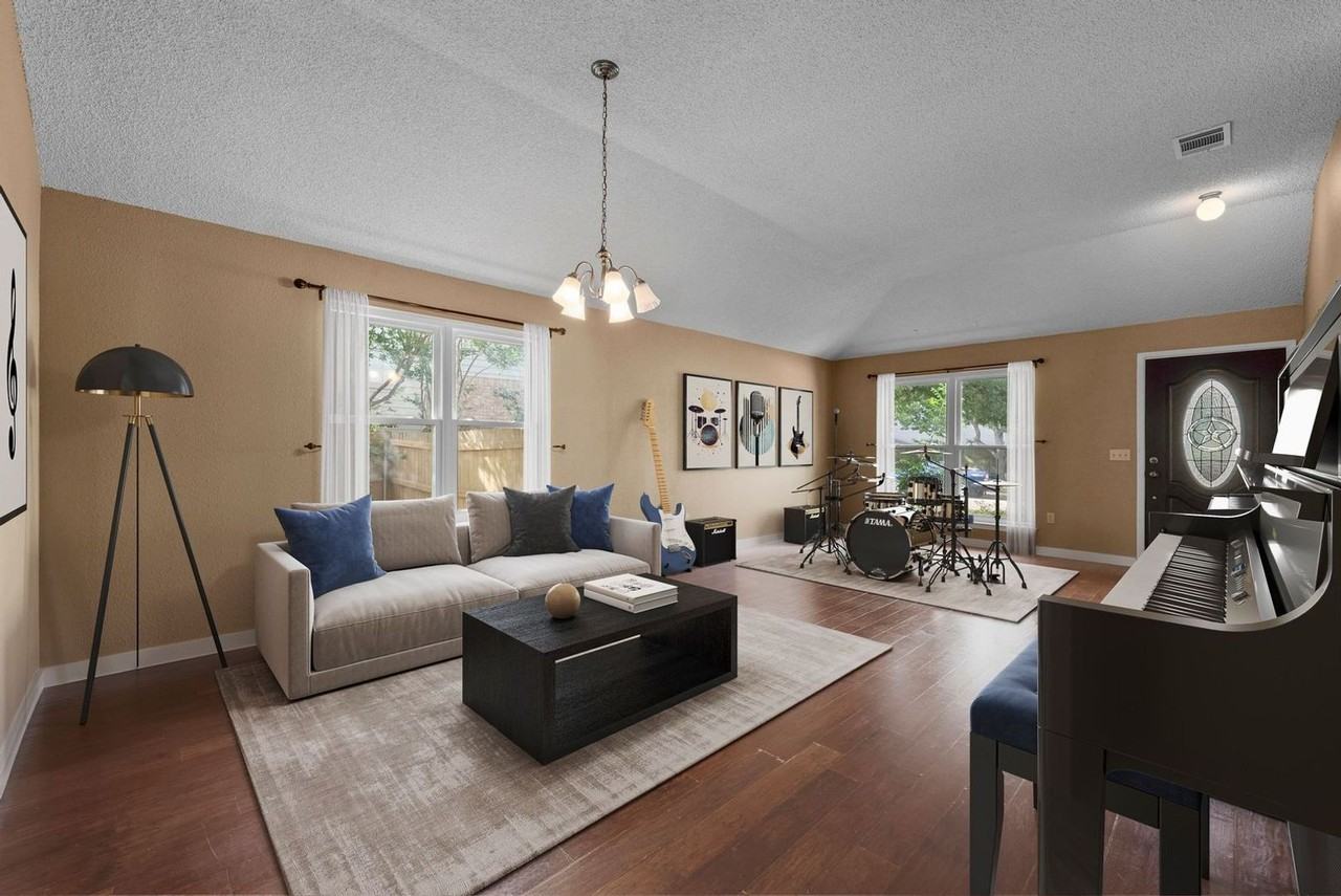6700 Carisbrooke Ln - Photo 3 of 33
