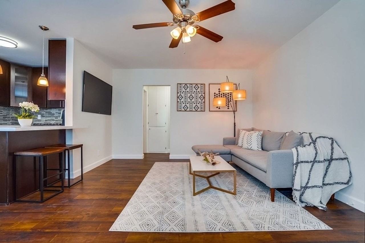 633 W Hyde Park Blvd #09 - Photo 4 of 16