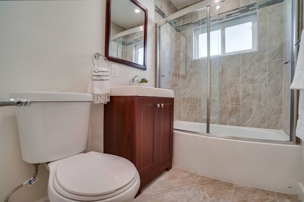 633 W Hyde Park Blvd #09 - Photo 7 of 16