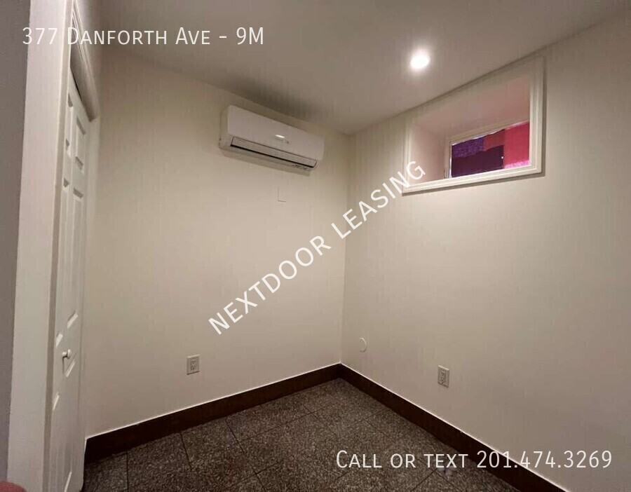 377 Danforth Ave #9M - Photo 6 of 12