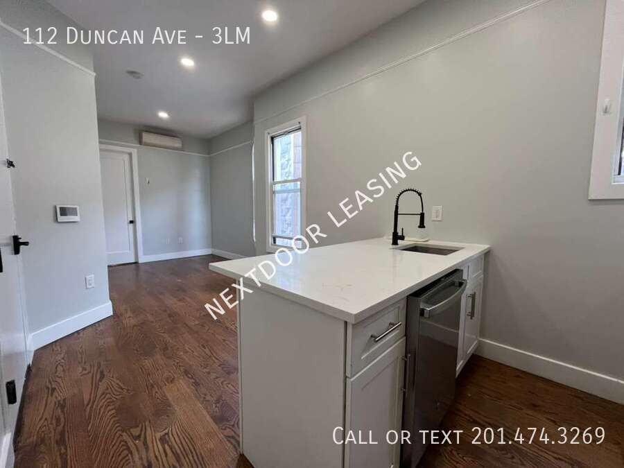 112 Duncan Ave #3LM - Photo 3 of 11