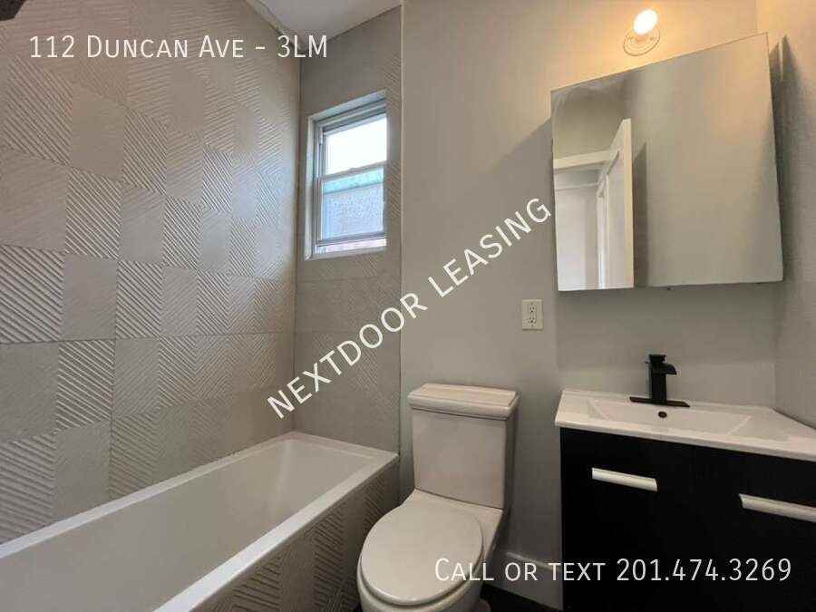 112 Duncan Ave #3LM - Photo 4 of 11