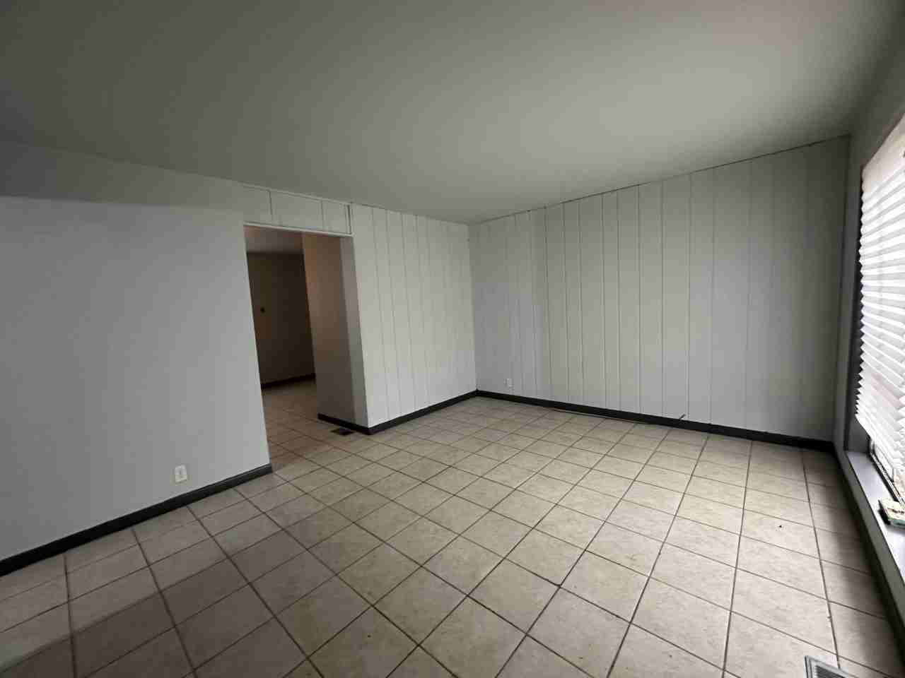 802 Knollcrest Dr - Photo 6 of 14