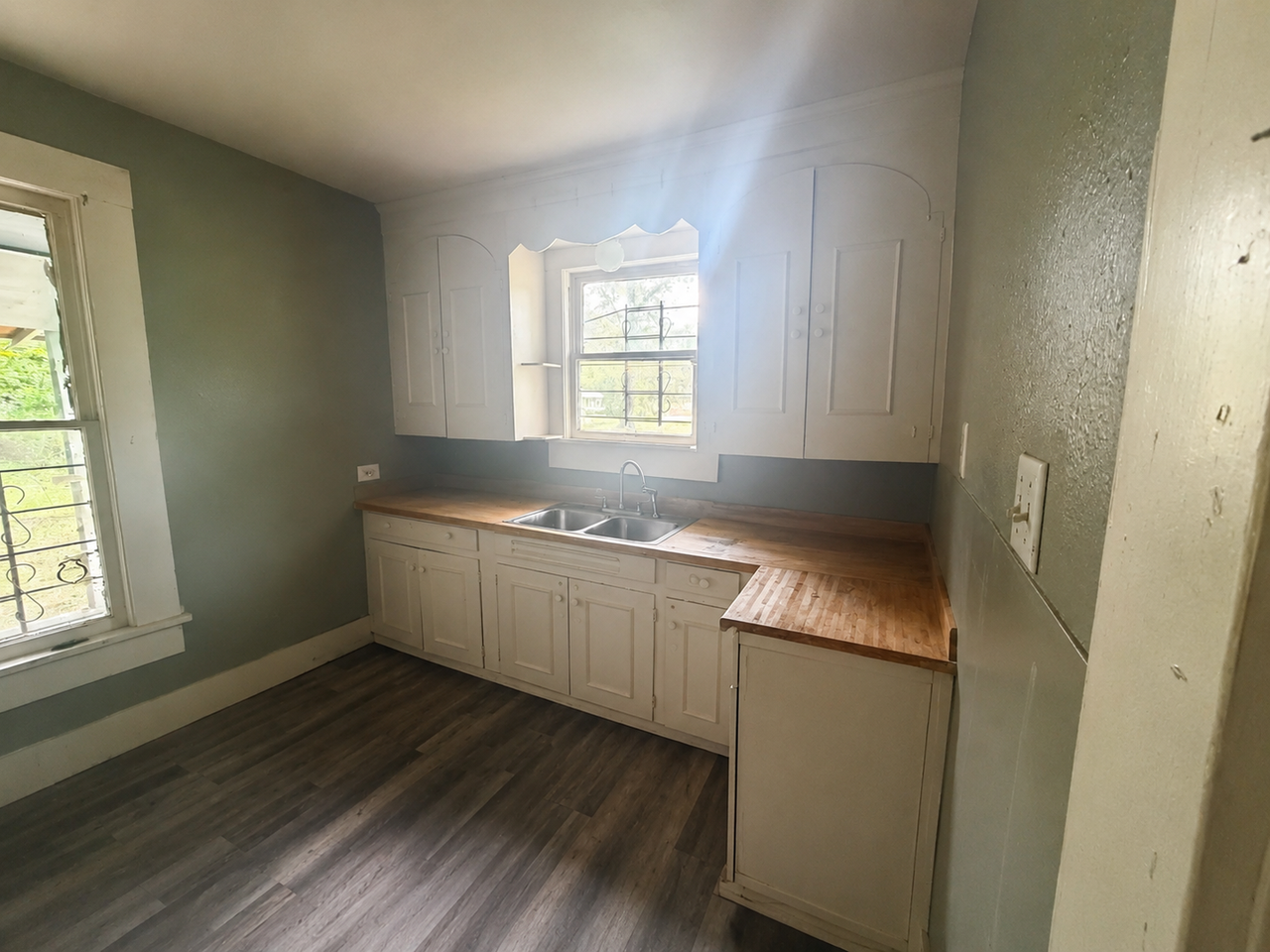 360 E 69th St - Photo 2 of 7