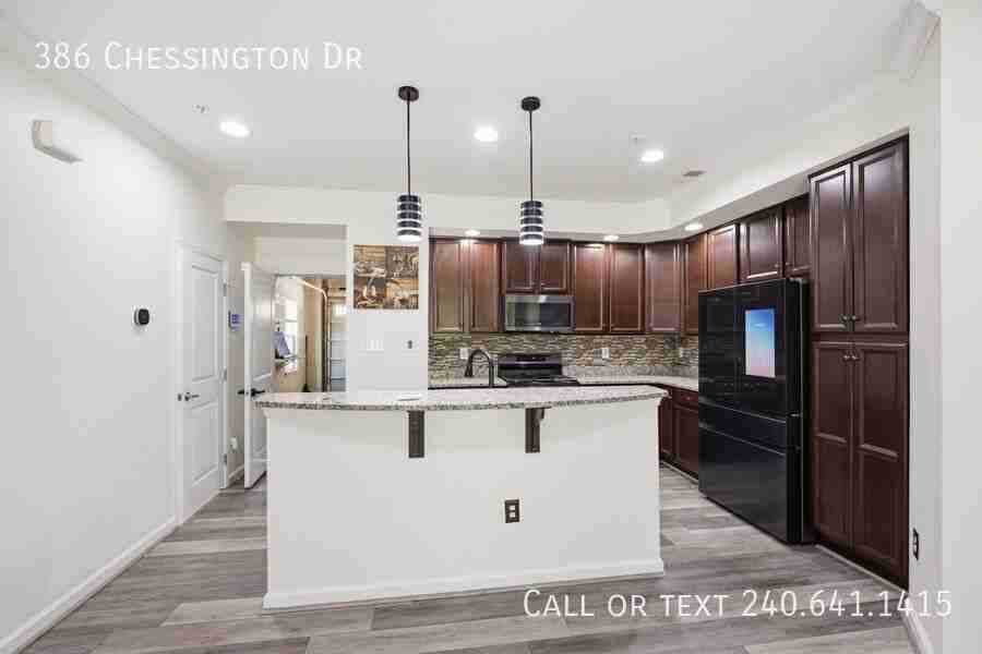 386 Chessington Dr - Photo 5 of 23