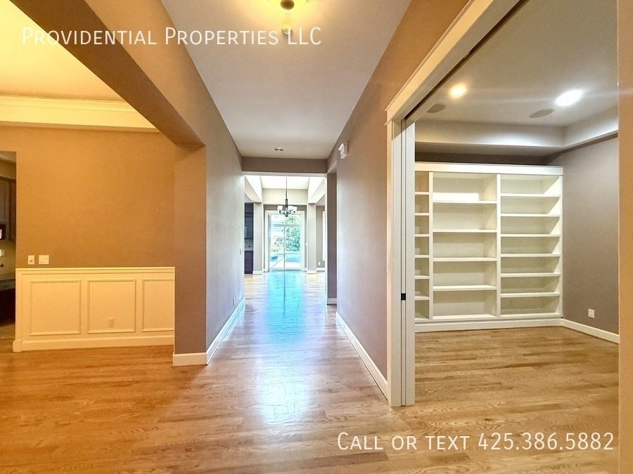 700 5th Ave S - Photo 5 of 17