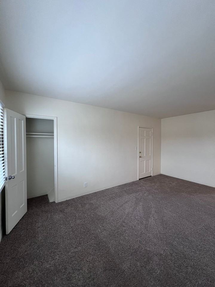 3211 Madison Ave #B - Photo 4 of 15