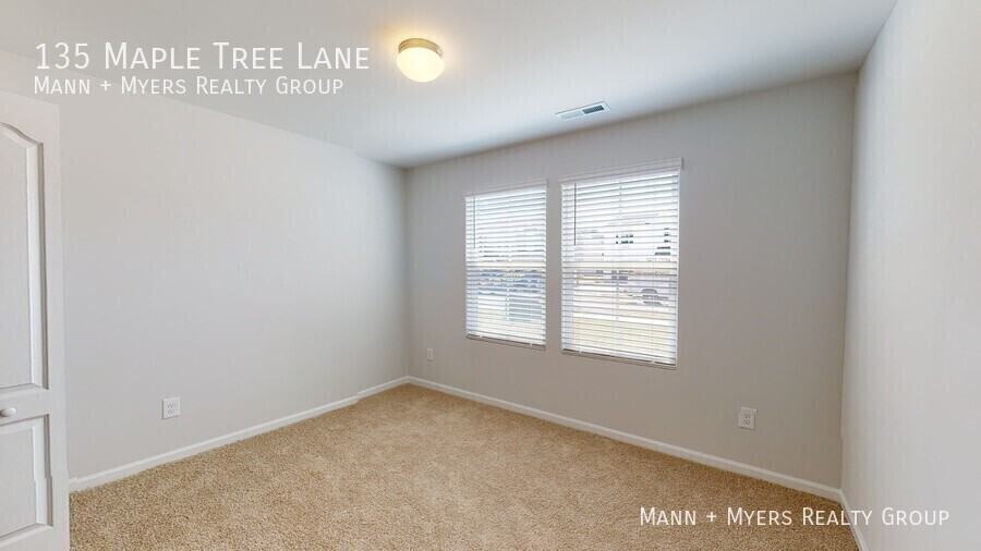 135 Maple Tree Ln - Photo 5 of 46