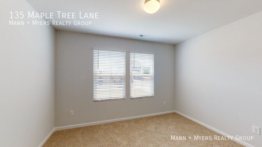 135 Maple Tree Ln - Photo 6 of 46