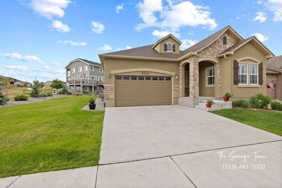 9547 Dewitt Dr - Photo 2 of 50