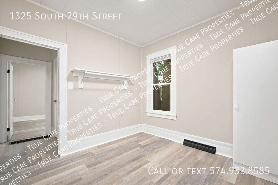 1325 S 29th St - Photo 3 of 19