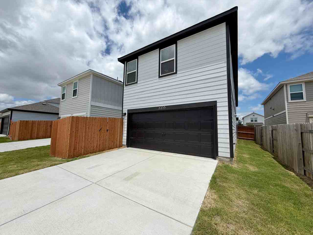 2235 Oscar Eli Pl - Photo 4 of 37
