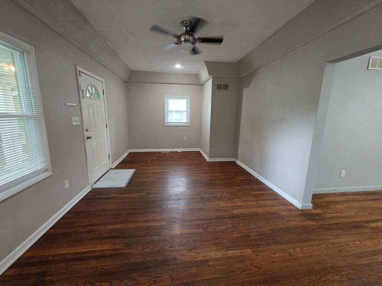 4237 E 62nd St - Photo 3 of 20
