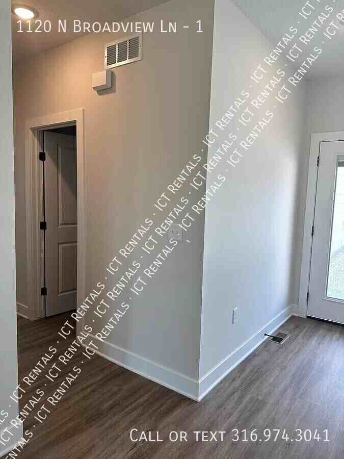 1120 N Broadview St #1 - Photo 6 of 38
