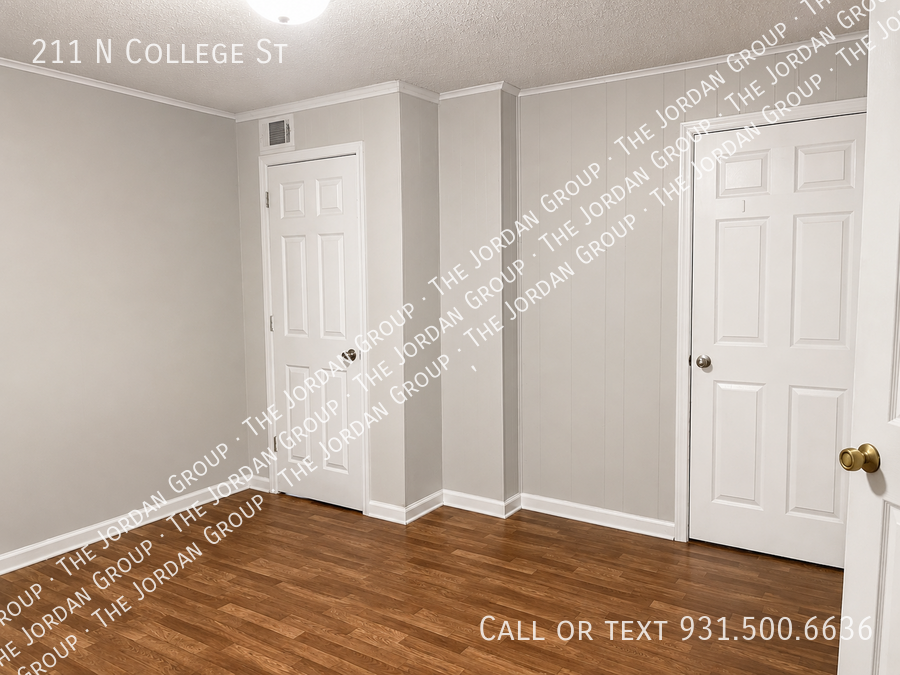 211 N College St - Photo 5 of 10