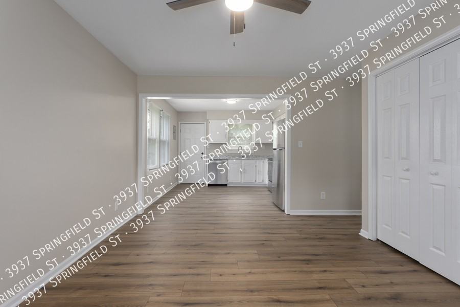 3937 Springfield St - Photo 2 of 18