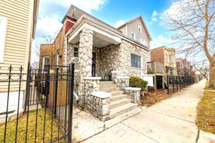 7423 S Saint Lawrence Ave - Photo 1 of 1