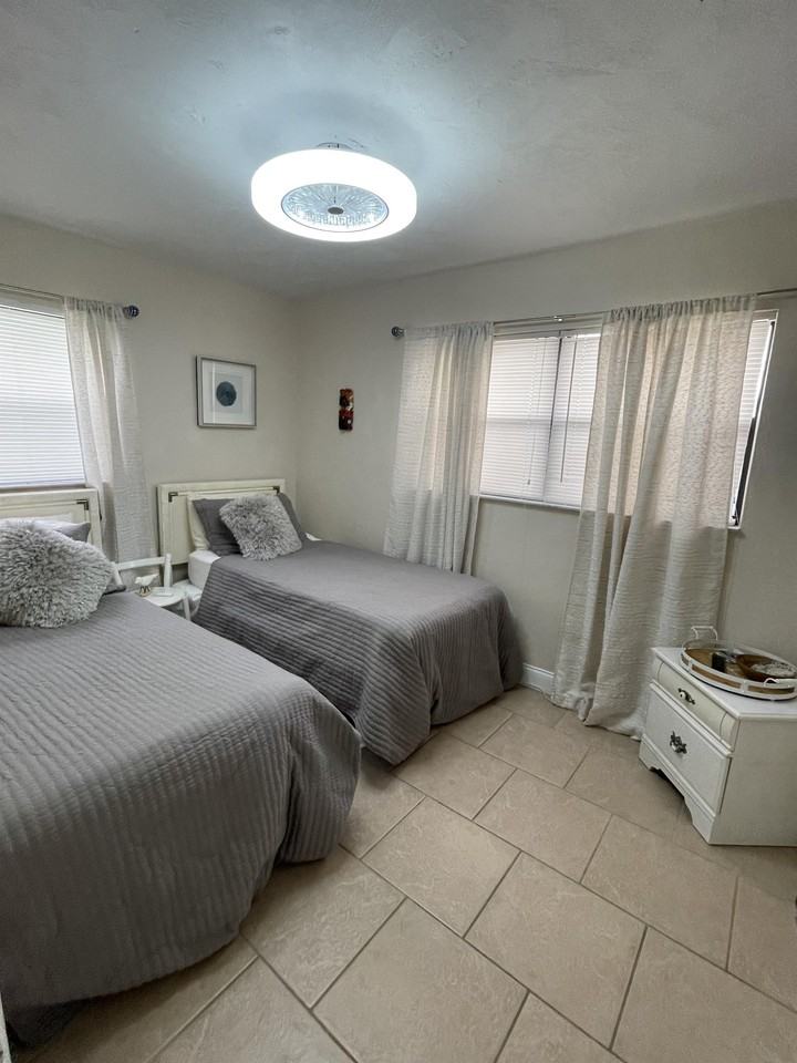 834 E 25th Ave - Photo 6 of 12