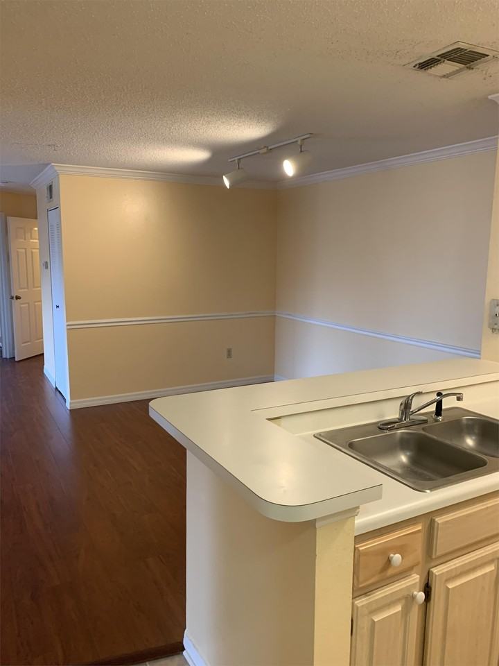 1989 Summer Club Dr Apt 309 #309 - Photo 6 of 18