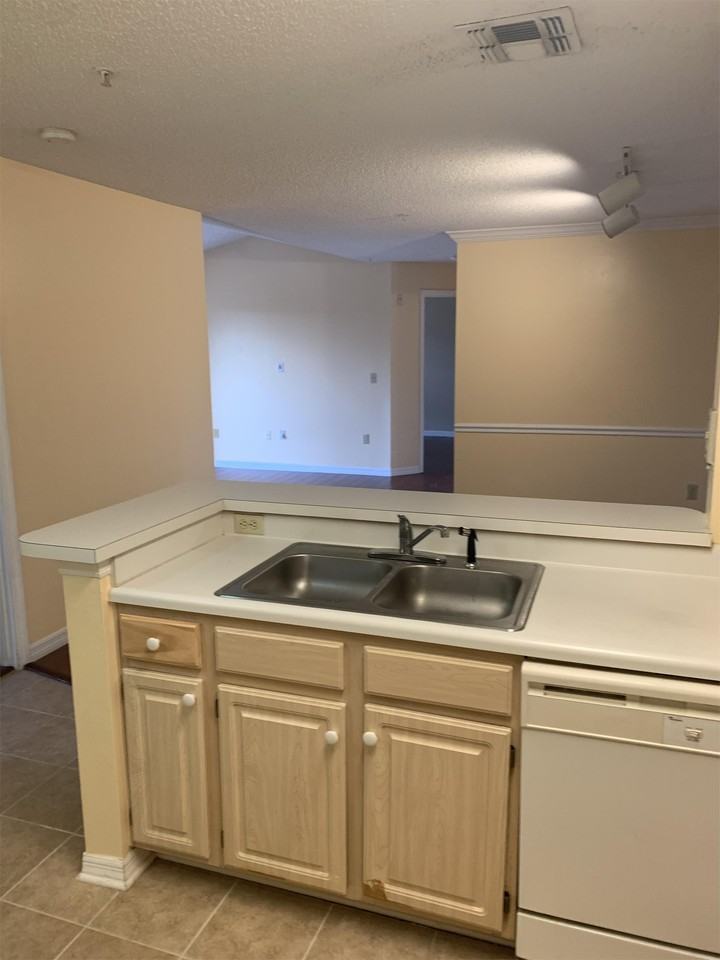 1989 Summer Club Dr Apt 309 #309 - Photo 7 of 18