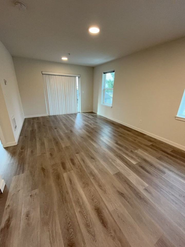 Harbor Station Apartments - Photo 7 of 17