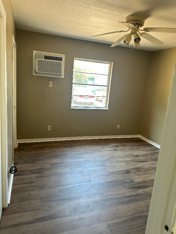3701 Sleeper Ave #11 - Photo 4 of 6