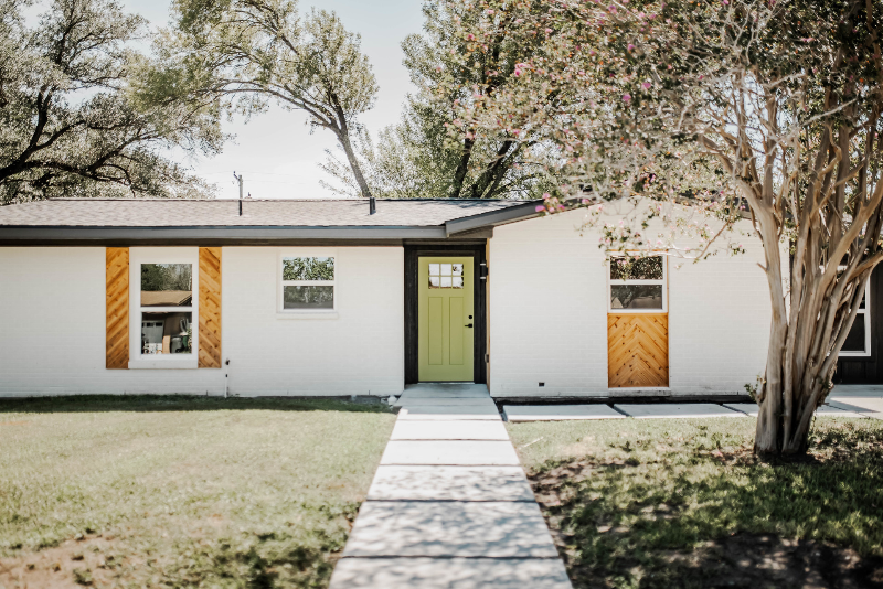 2203 E Rosebud Ave - Photo 4 of 20