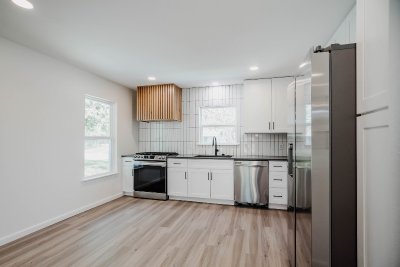 2203 E Rosebud Ave - Photo 7 of 20