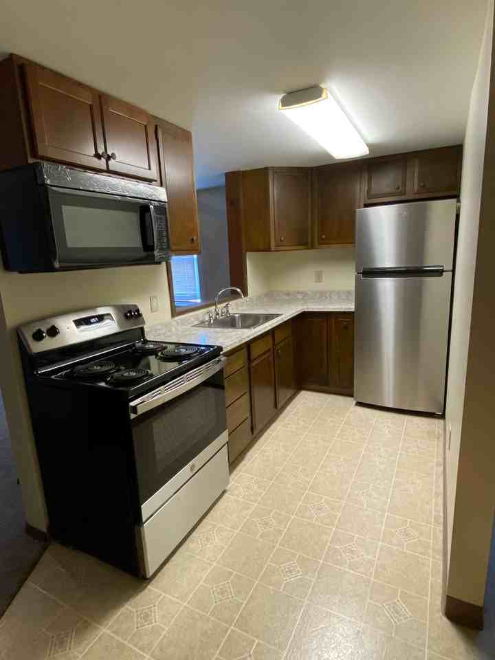 229 Pawling Ave #2ndFLRIGHT - Photo 2 of 13