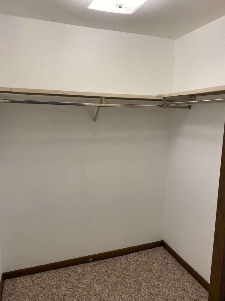 229 Pawling Ave #2ndFLRIGHT - Photo 6 of 13
