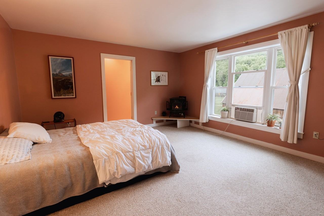 44 Lovers Ln #1 - Photo 4 of 19